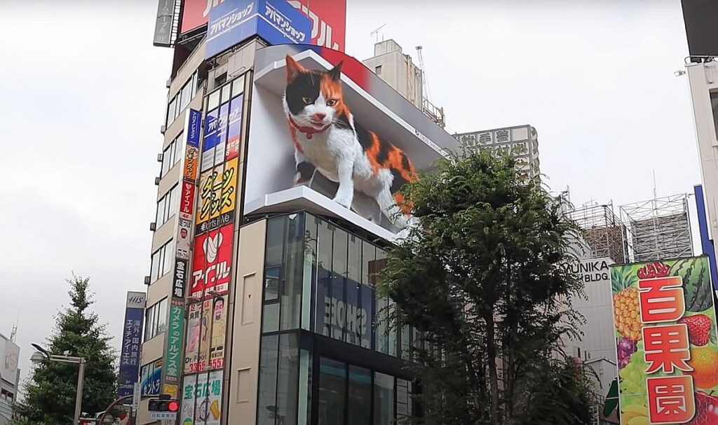 V Shinjuku se zabydlela obří 3D kočka, okamžitě se stala hitem 2